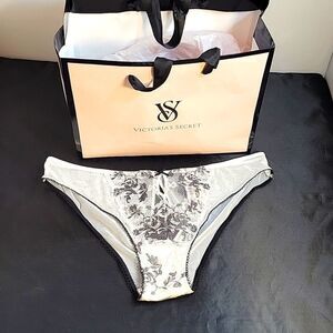 BRAND NEW VICTORIA SECRET DREAM ANGEL LACE  FLOWERS EMBROIDERY PANTY